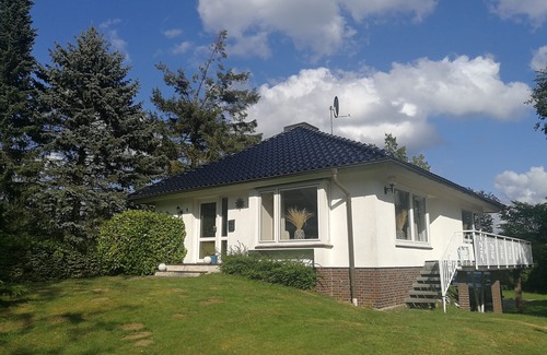 Scharbeutz House | Vacation bungalow with a garden property only 3 minutes away from the beach