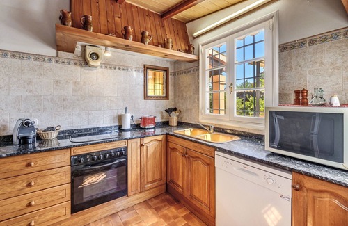 Pollensa Villa | Vacation Villa "Villa Fullos" with Mountain View, Pool, Wi-Fi, Garden & Terrace.
