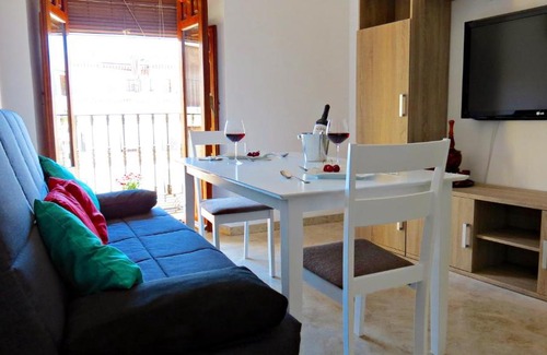 Distrito Centro Apartment | Via Alfaros
