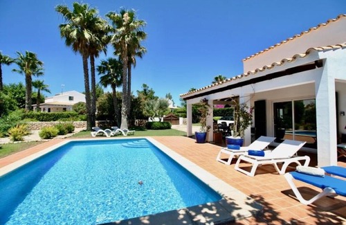 Binisafua Villa | Villa by the sea with pool: charme and comfort