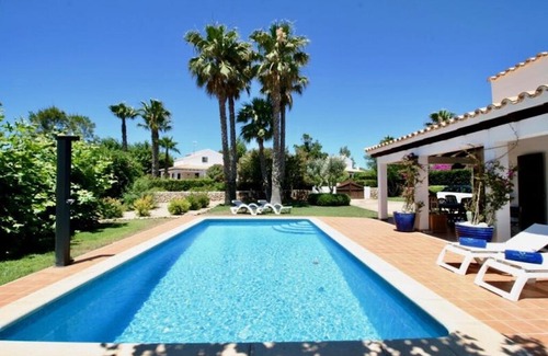 Binisafua Villa | Villa by the sea with pool: charme and comfort