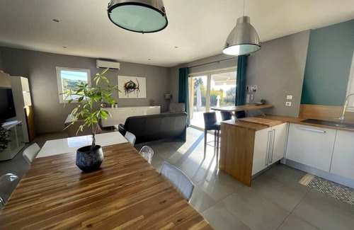 Lambesc House | Villa Cabriere, family home near Aix en Provence and Lubéron