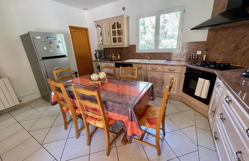 Nimes City Centre Villa | Villa on the heights of Nîmes in full scrubland