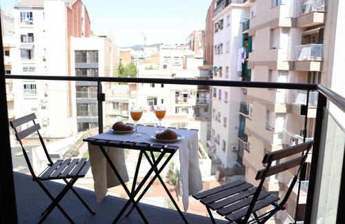 La Sagrada Familia Apartment | Weflating Modern Diagonal