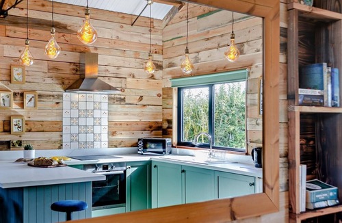Evesham Ski Chalet | 1 Bed in Ashton-under-Hill (oc-o30070)