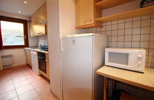 Tignes le Lac Apartment | 10m from ski slopes, 2nd floor, view lake, balcony, tv, ski locker, 53m², Tignes