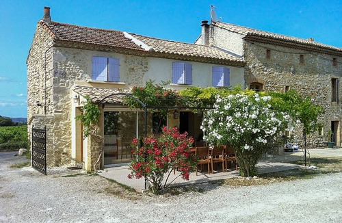 Saint-Victor-la-Coste House | 110 m² House ∙ 3 bedrooms ∙ 12 guests