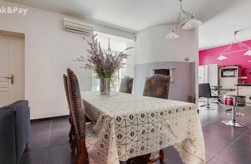 Morieres-les-Avignon Villa | 115 m² Villa ∙ 3 bedrooms ∙ 5 guests