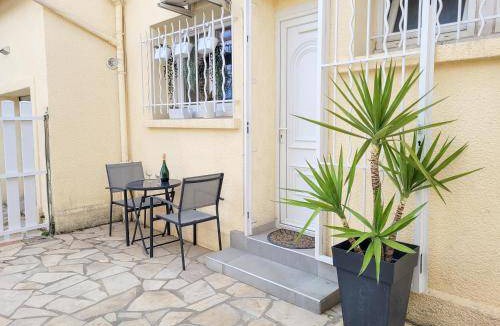 Beaux Arts-Boutonnet Bed & Breakfast | 12 m² Bed and breakfast ∙ 2 guests