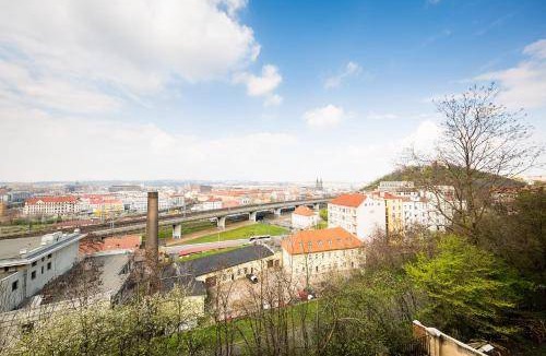Zizkov Apartment | 120 m² Apartment ∙ 3 bedrooms ∙ 8 guests