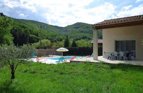 Thueyts Villa | 125 m² Villa ∙ 4 bedrooms ∙ 8 guests