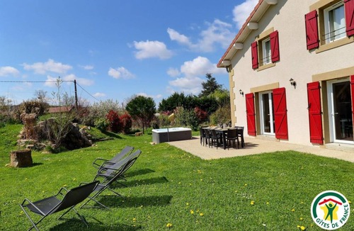 Le Grand Serre House | 128 m² Gîte ∙ 3 bedrooms ∙ 9 guests