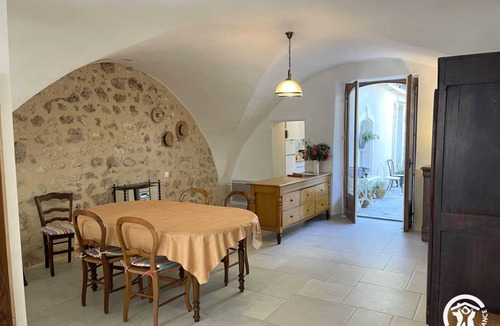 Montpeyroux House | 140 m² Gîte ∙ 3 bedrooms ∙ 7 guests