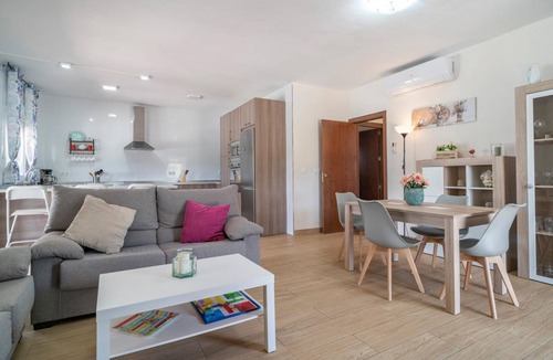 Arenas House | 140 m² House ∙ 4 bedrooms ∙ 8 guests