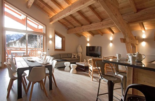 Huez-en-Oisans Villa | 145 m² Villa ∙ 4 bedrooms ∙ 8 guests
