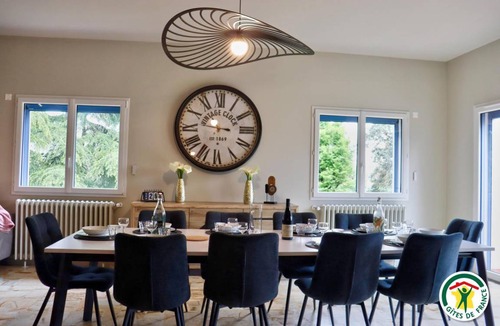 Chateauneuf-sur-Isere House | 150 m² Gîte ∙ 3 bedrooms ∙ 6 guests