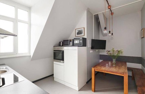 Mitte Apartment | 165 m² Serviced apartment ∙ 6 bedrooms ∙ 10 guests