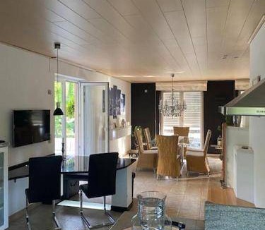 Lohfelden House | 180 m² House ∙ 2 bedrooms ∙ 4 guests