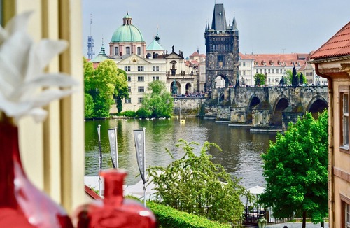 Prague 1 Apartment | 1st floor-VIEWS Ch-Bridge an Castle-Featured in Telegraph NP