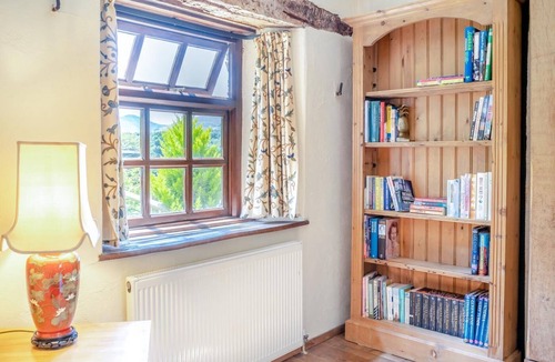 Brecon Cottage | 2 Bed in Cantref (oc-t32629)
