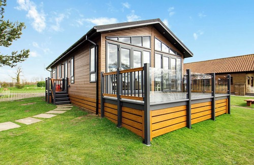 Aubourn Ski Chalet | 2 bedroom accommodation in Swinethorpe, Nr Lincoln