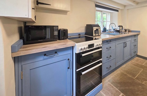 Matlock Cottage | 2 bedroom accommodation in Aldwark, near Brassington