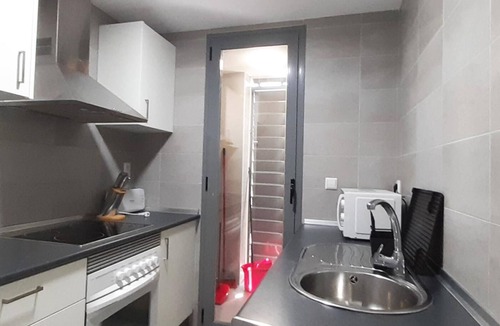 Les Deveses Apartment | 2 bedroom apartment for 5 people with pool and paddle.