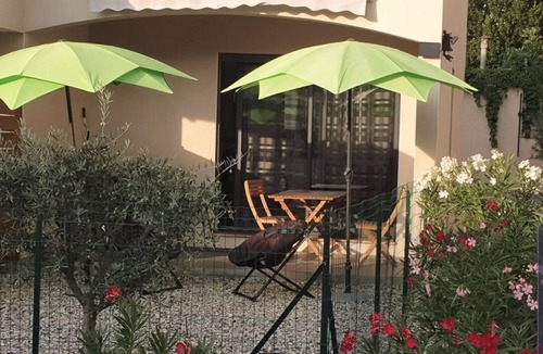 Vallon-Pont-d'Arc Cottage | 2-PERSON AIR-CONDITIONED GITE IN CENTER OF VALLON PONT D'ARC WITH PARKING