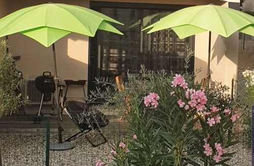 Vallon-Pont-d'Arc Cottage | 2-PERSON AIR-CONDITIONED GITE IN CENTER OF VALLON PONT D'ARC WITH PARKING