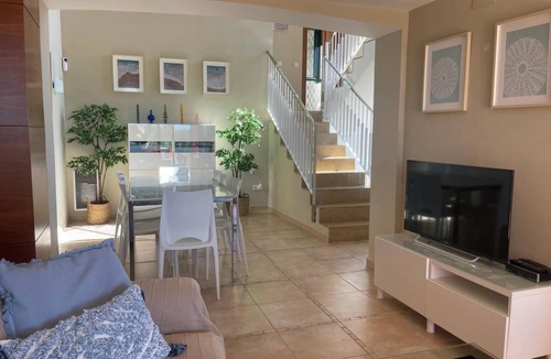 Bonmont Terres Noves House | 200 m² House ∙ 4 bedrooms ∙ 8 guests