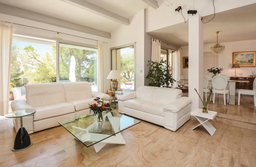 Garrigues House | 200 m² House ∙ 5 bedrooms ∙ 10 guests