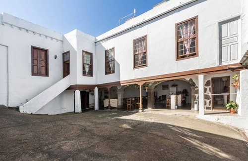 Firgas House | 200 m² House ∙ 6 bedrooms ∙ 13 guests