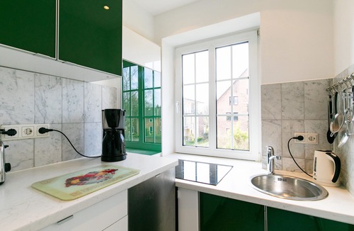 Poppenbuttel Apartment | 2018 modernized feel-good oasis with lots of comfort and charm, sunny and quiet