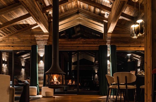 Montalbert Ski Chalet | 220 m² Chalet ∙ 4 bedrooms ∙ 10 guests