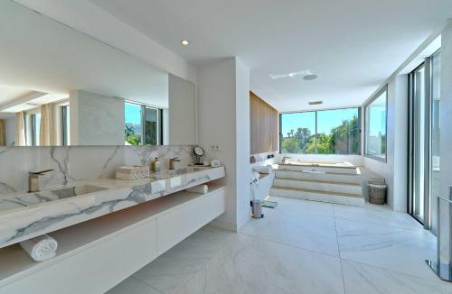 Puerto Banus Villa | 2244 new modern luxury villa in puerto banus