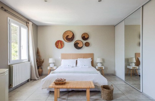 Villeneuve-les-Avignon House | 230 m² House ∙ 5 bedrooms ∙ 10 guests