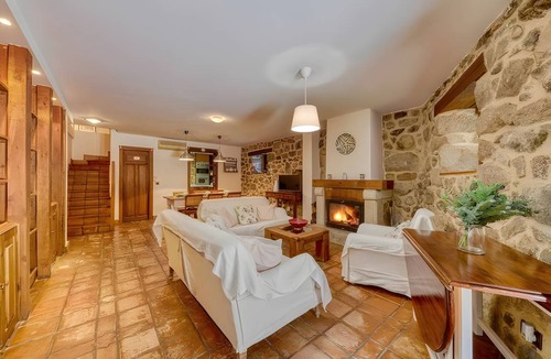 Piedralaves House | 232 m² House ∙ 5 bedrooms ∙ 12 guests