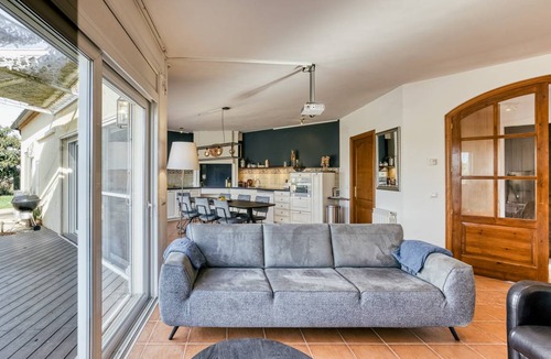 Torroella de Fluvia Villa | 240 m² Villa ∙ 5 bedrooms ∙ 10 guests