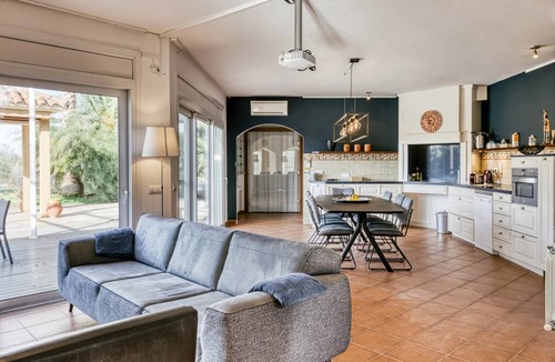 Torroella de Fluvia Villa | 240 m² Villa ∙ 5 bedrooms ∙ 10 guests