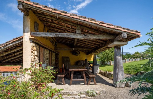 Villamayor House | 280 m² House ∙ 7 bedrooms ∙ 15 guests