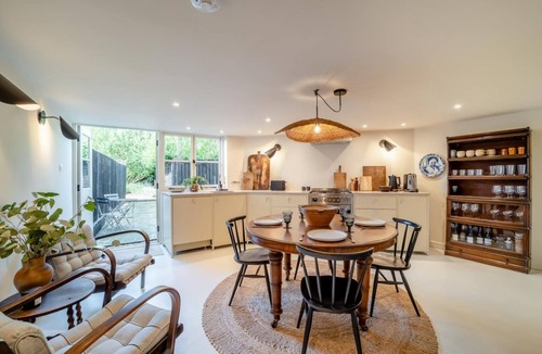 Winfrith Newburgh Cottage | 3 Bed in Winfrith Newburgh (oc-w33007)