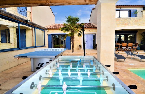 Saint-Hippolyte-de-Montaigu House | 3 bedroom accommodation in Flaux