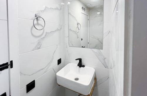 Embajadores Hostel | 30 m² Hostel ∙ 1 guest