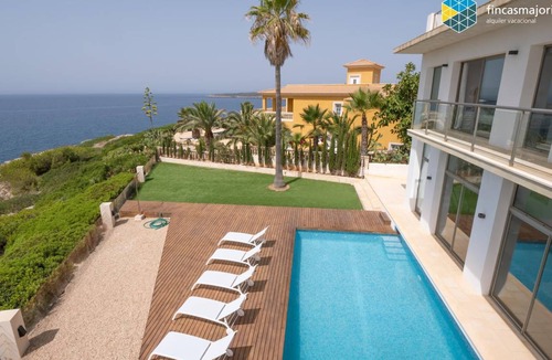 Cala Pi Villa | 300 m² Villa ∙ 4 bedrooms ∙ 8 guests