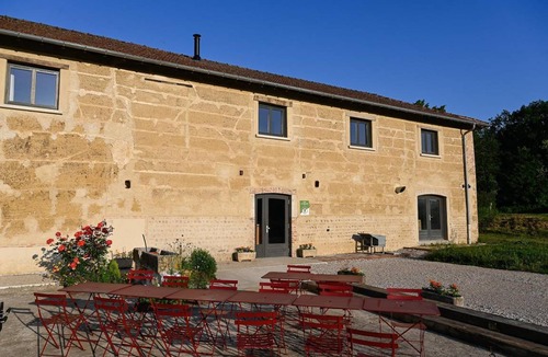 Dompierre-sur-Veyle House | 318 m² Gîte ∙ 12 bedrooms ∙ 21 guests