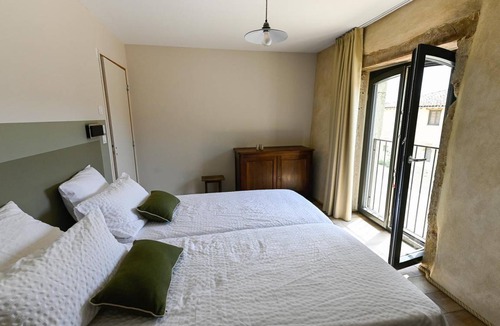Dompierre-sur-Veyle House | 318 m² Gîte ∙ 12 bedrooms ∙ 21 guests