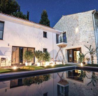 Coudoux Bed & Breakfast | 320 m² Bed and breakfast ∙ 8 bedrooms ∙ 15 guests