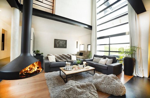 Saint-Genis-Pouilly House | 350 m² House ∙ 5 bedrooms ∙ 12 guests