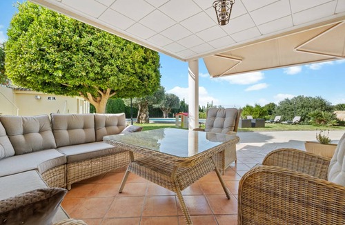 Elche Villa | 350 m² Villa ∙ 4 bedrooms ∙ 13 guests