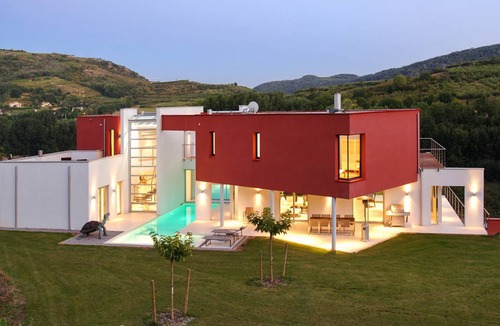 Saint-Desirat Villa | 350 m² Villa ∙ 4 bedrooms ∙ 8 guests